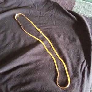 Gold necklace (costume jewelry)